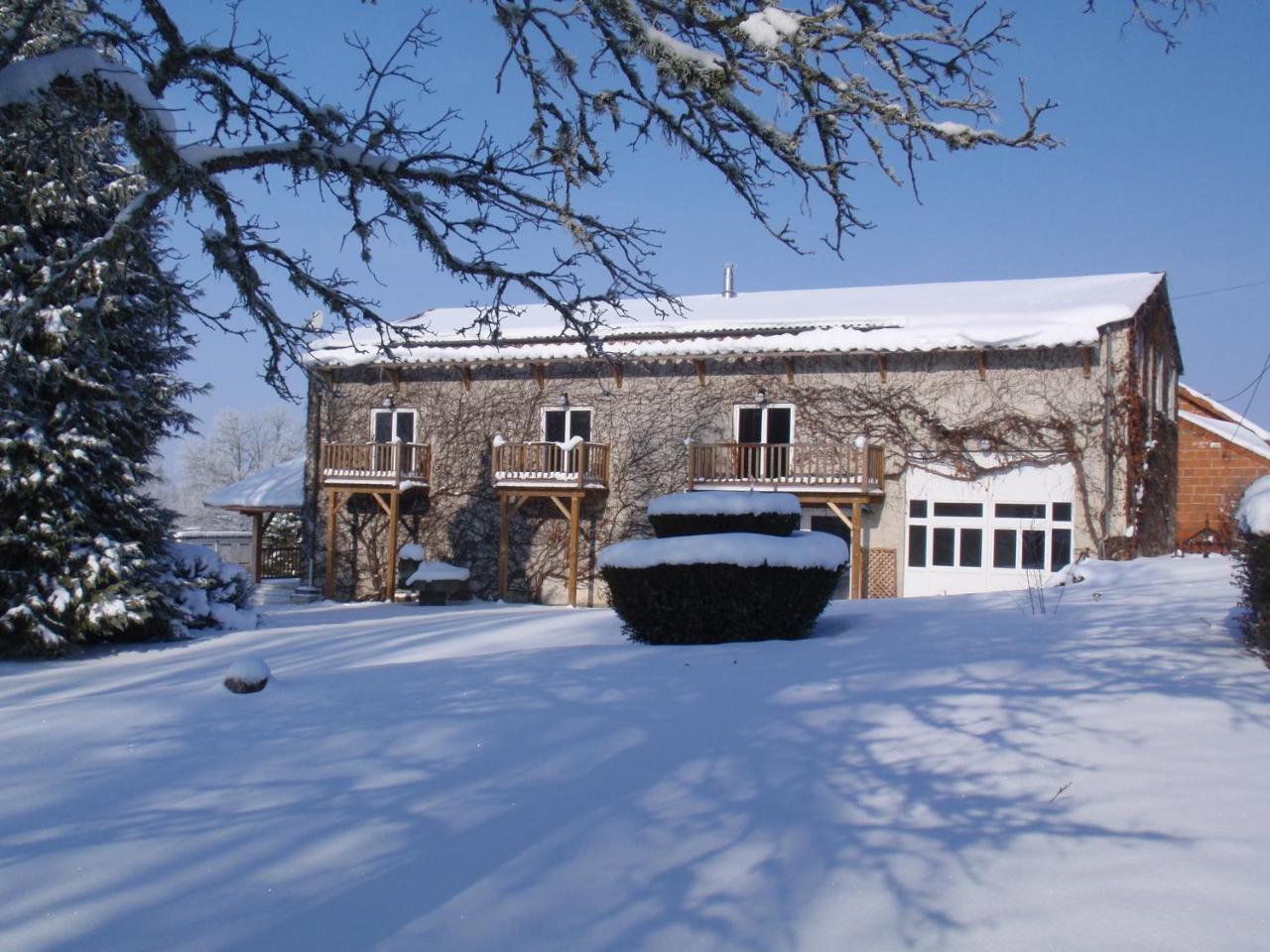 Domaine Des Pecheries Montel-de-Gelat Exteriör bild